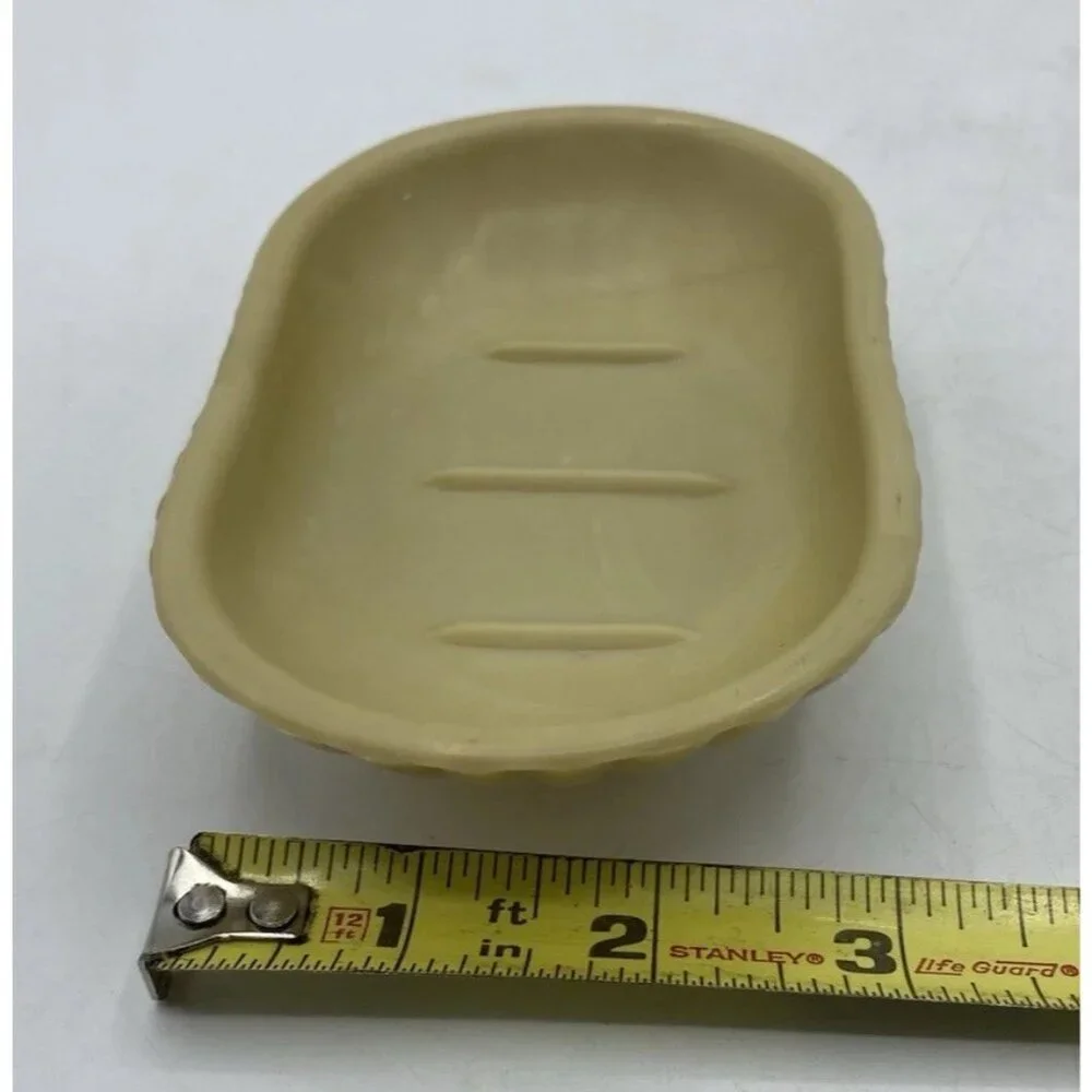 Vintage Plastic Soap Dish Footed Brasscraft Made in USA Tan Beige Retro